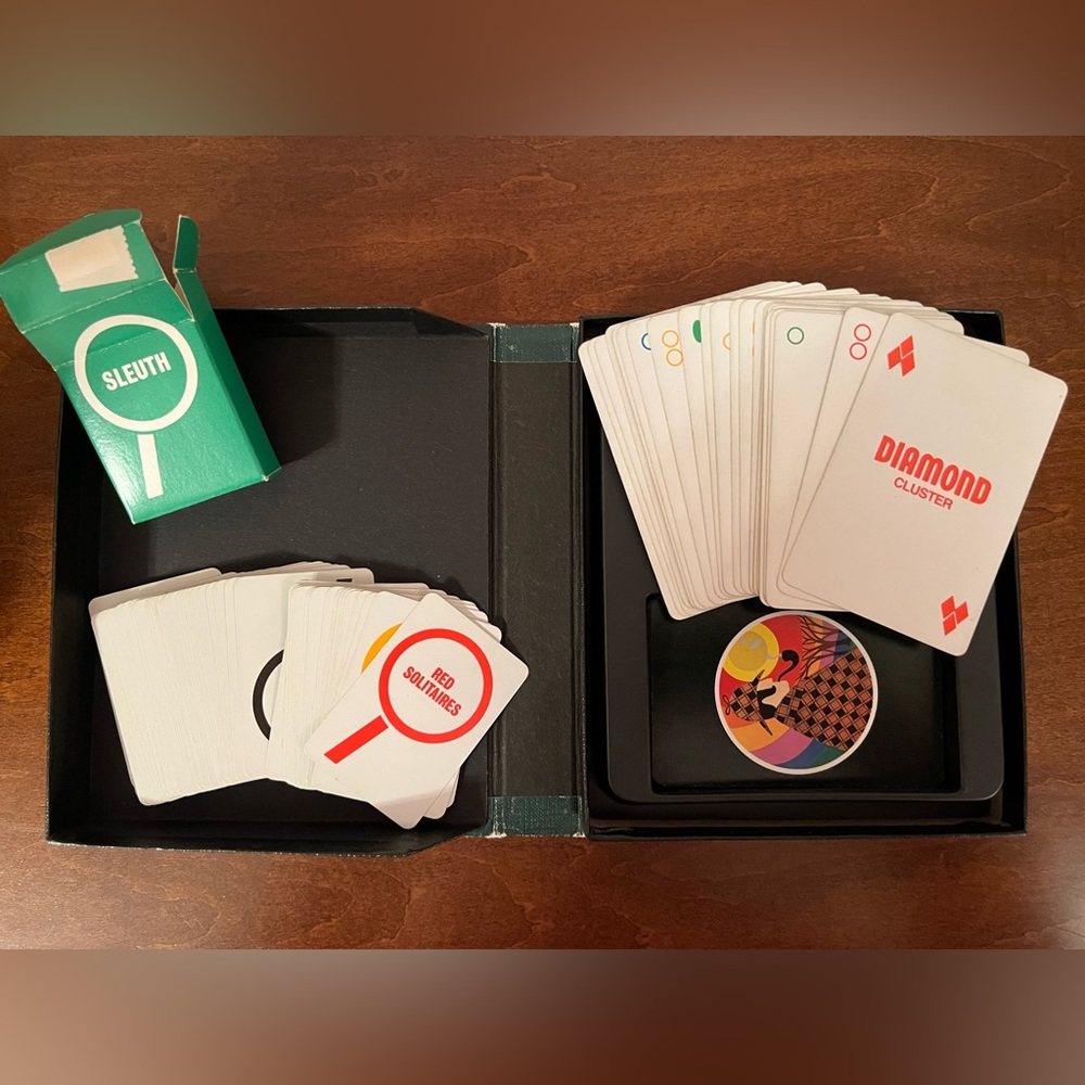 Sleuth Board Game - Picture 5 of 6